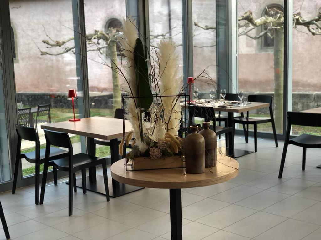 Au Boeuf Rouge Hotell Crassier Exteriör bild