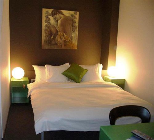Au Boeuf Rouge Hotell Crassier Exteriör bild