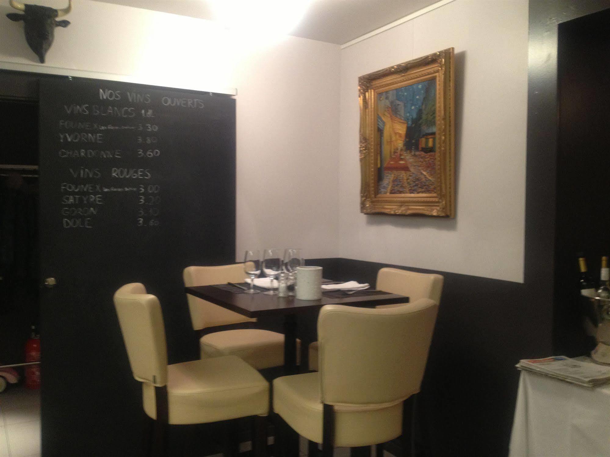 Au Boeuf Rouge Hotell Crassier Exteriör bild
